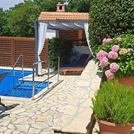 Ljubač Rustic Apartment Mariva מראה חיצוני תמונה