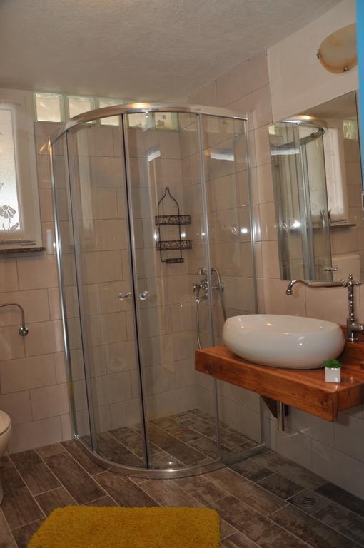 Ljubač Rustic Apartment Mariva מראה חיצוני תמונה