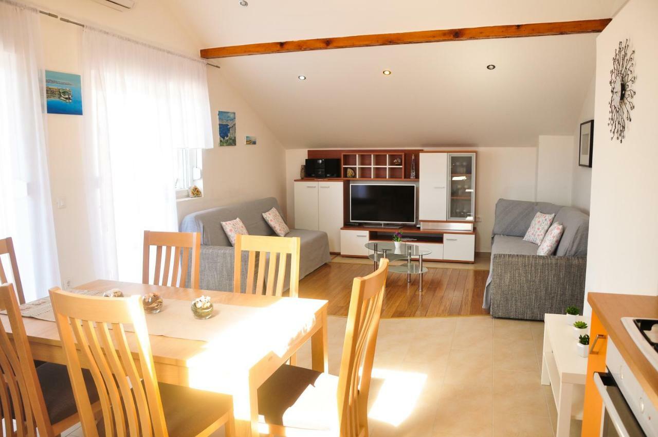 Ljubač Rustic Apartment Mariva מראה חיצוני תמונה
